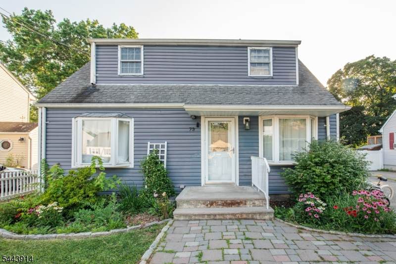 73 Bergen Ave - Photo 1