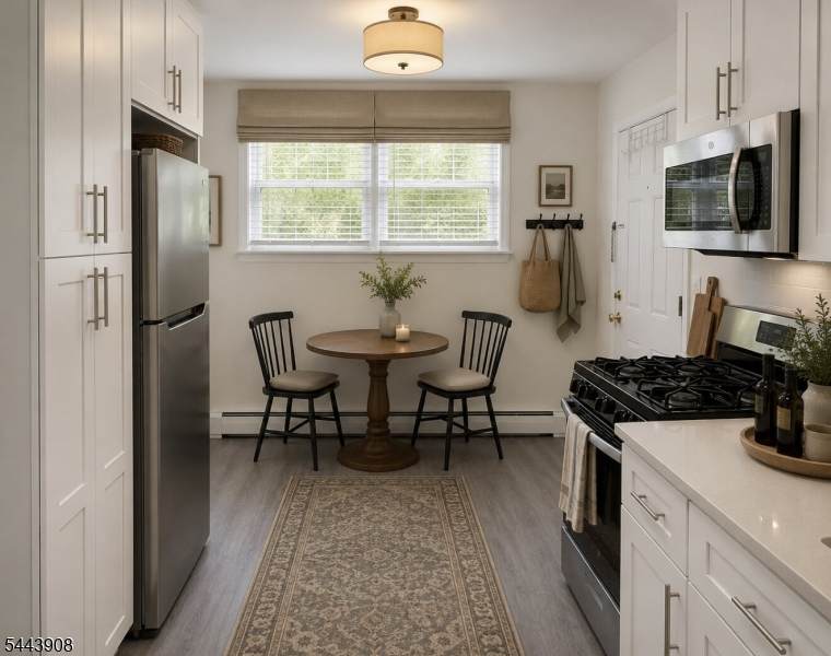 118 Sheridan Ave - Photo 1