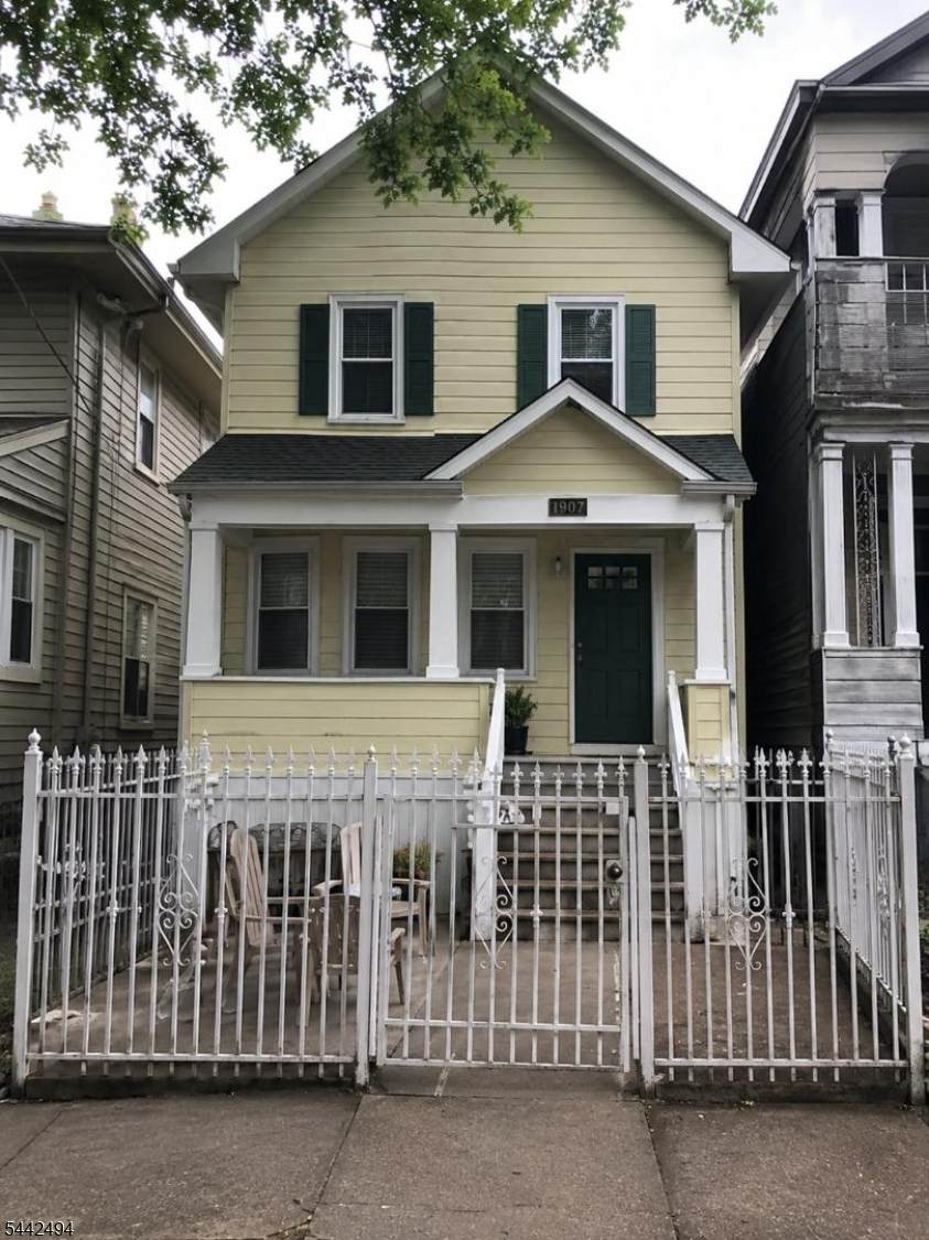 101 Columbia Ave - Photo 1