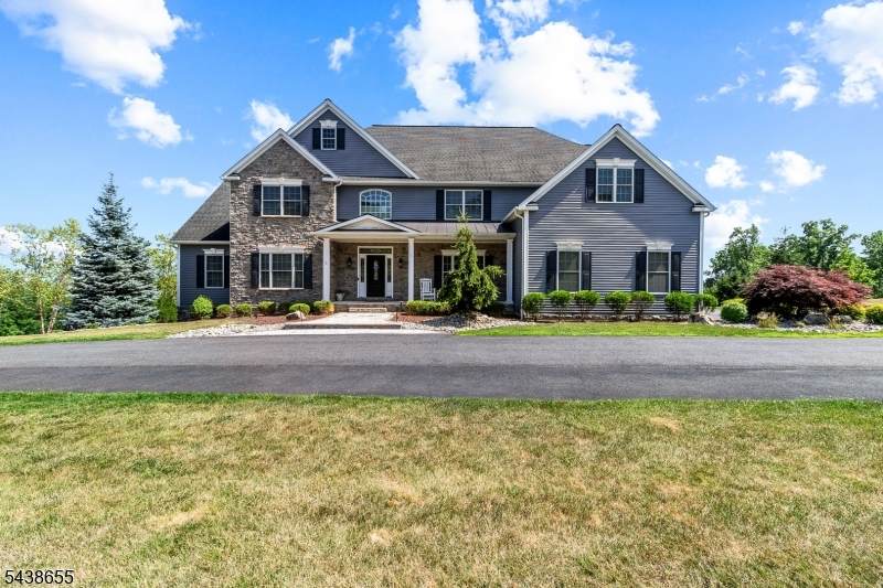 1 Thames Ln - Photo 1