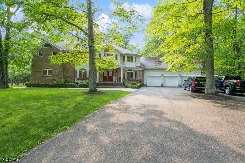 5 Ramapo Ct - Photo 1