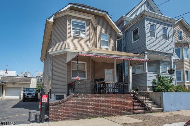 1029 E 19Th St - Photo 1