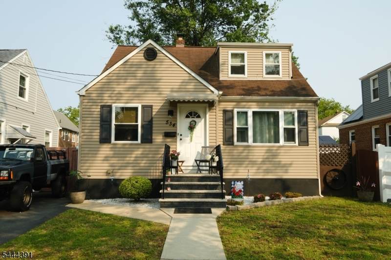 534 Monmouth Ave - Photo 1