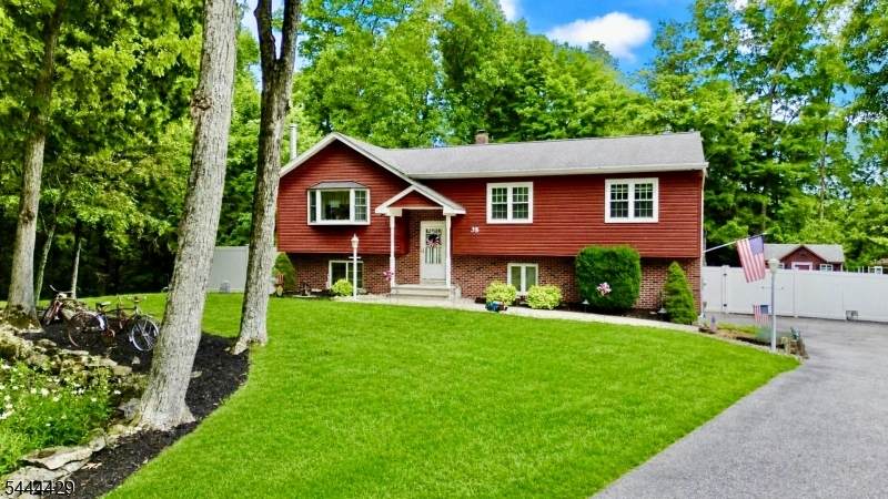 35 Deerfield Dr - Photo 1