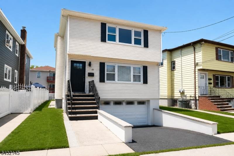 88 Manchester Pl - Photo 1