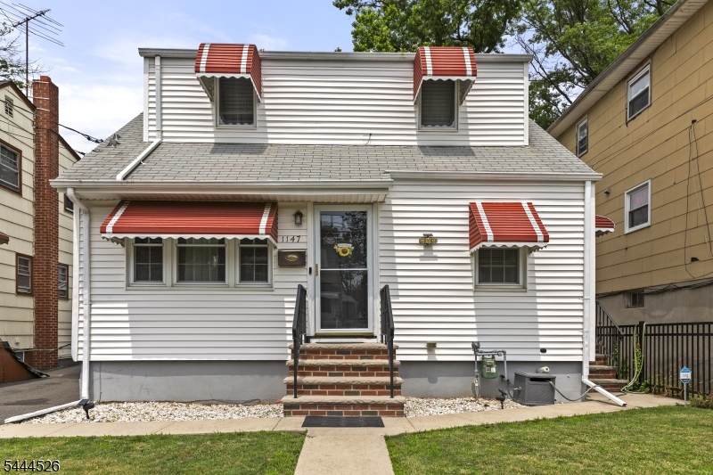 1147 Passaic Ave - Photo 1