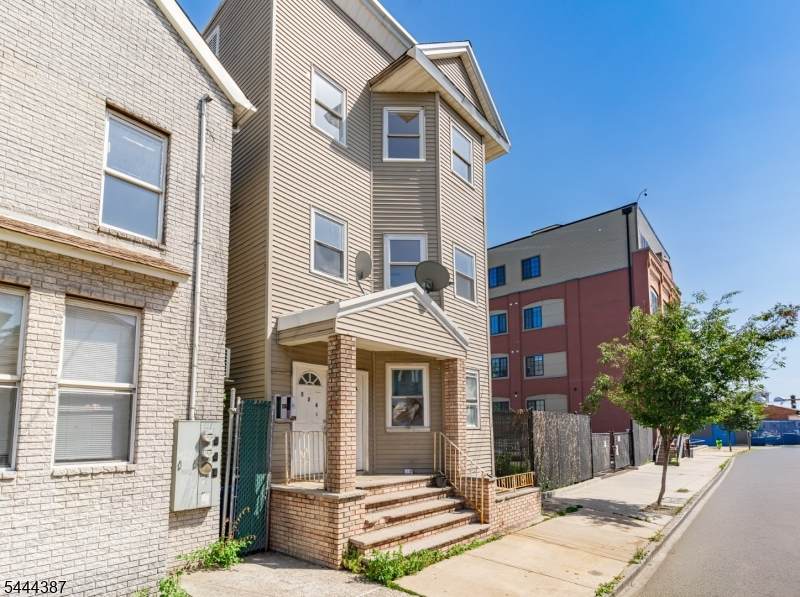 524 Mulberry St - Photo 1