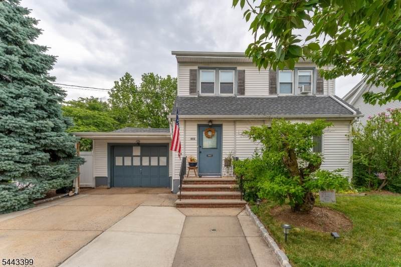 653 Cleveland Ave - Photo 1