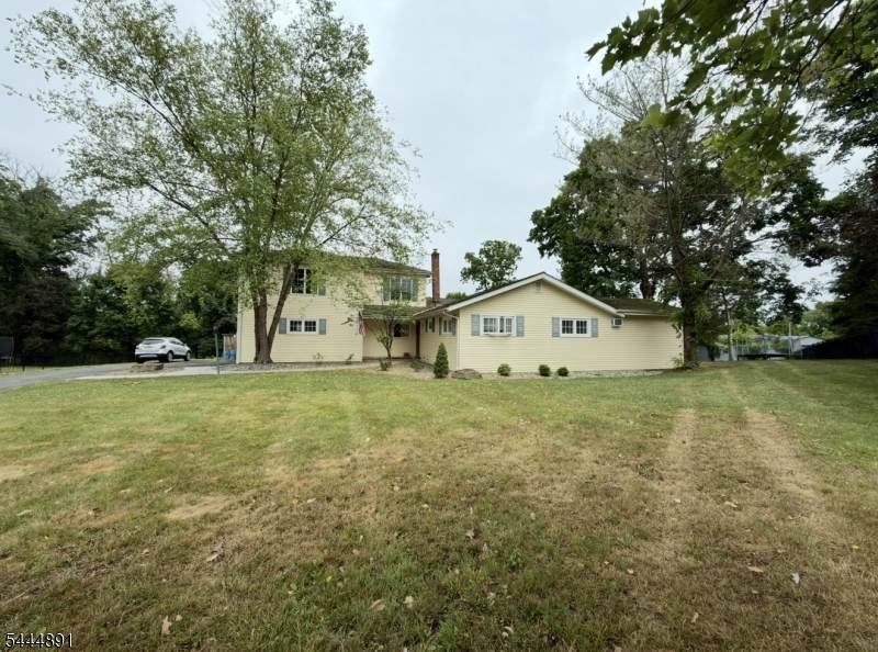 24 Beardslee Rd - Photo 1