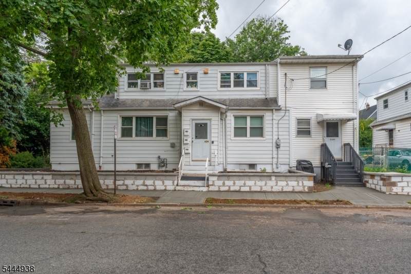 434 Richmond St - Photo 1