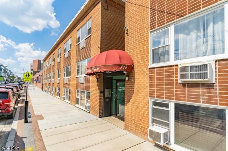 120 32Nd St - Photo 1