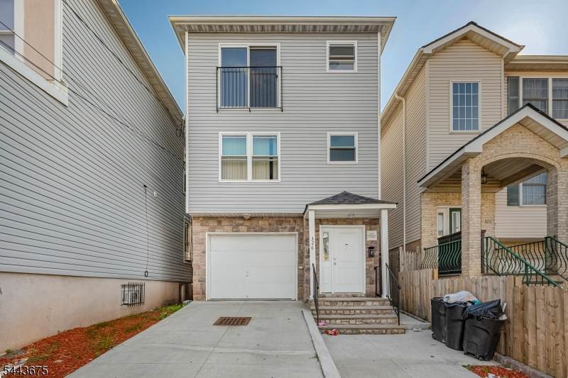 326 Magnolia Ave - Photo 1