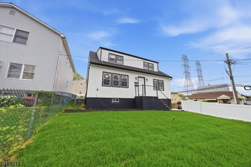 551 Schuyler Ave - Photo 1