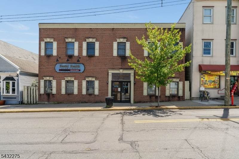 320 S. Main St - Photo 1