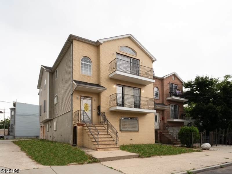 26 Mount Pleasant Ave - Photo 1