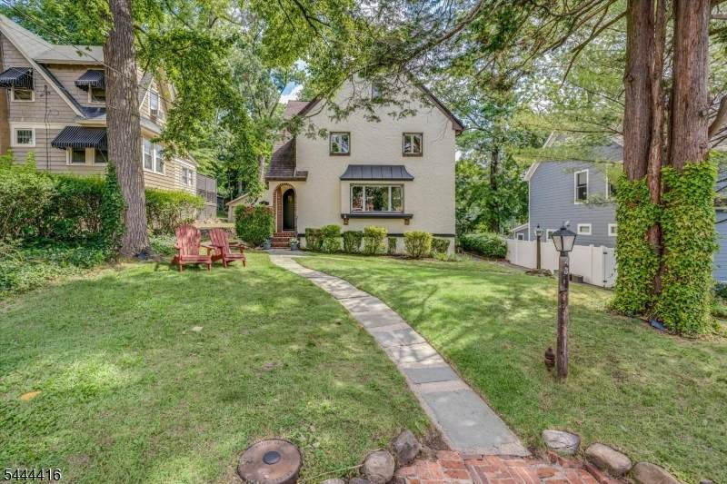 43 Pine St - Photo 1