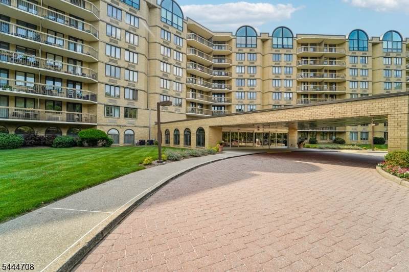 10 Smith Manor Blvd - Photo 1