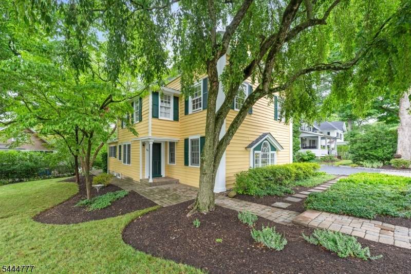 86 Washington St - Photo 1
