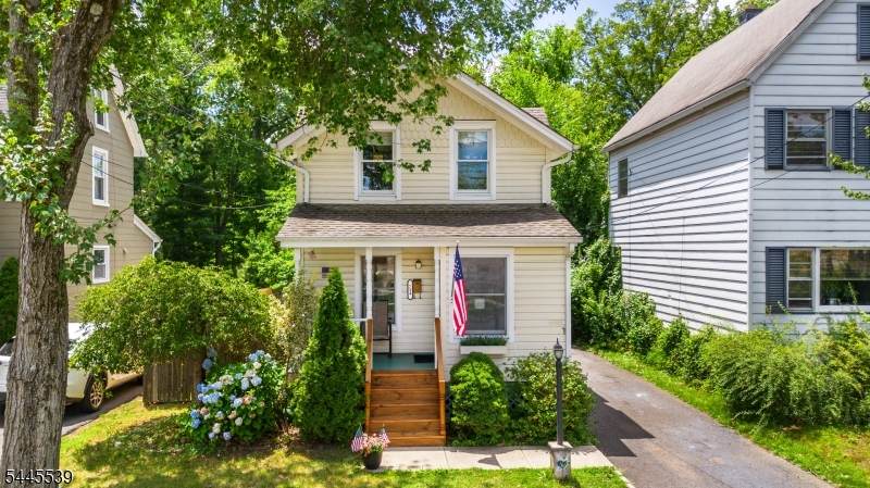 734 Rahway Ave - Photo 1