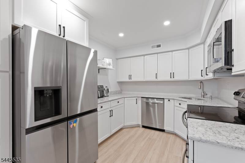 40 Wareham Ct - Photo 1