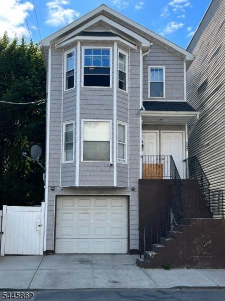242 Rosa Parks Blvd - Photo 1