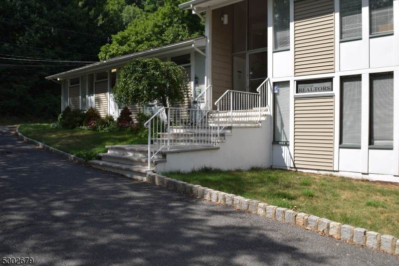 171 W Main St - Photo 1