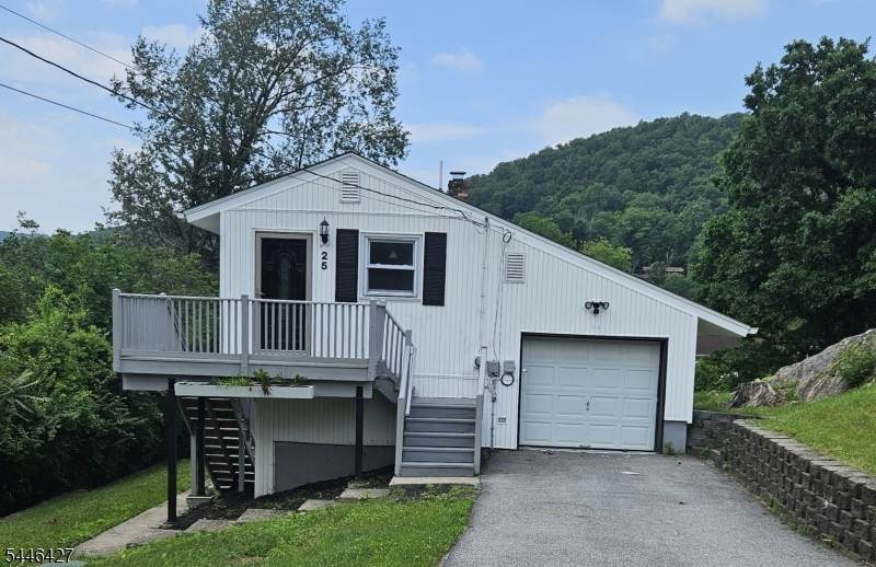 25 Ivy Pl - Photo 1