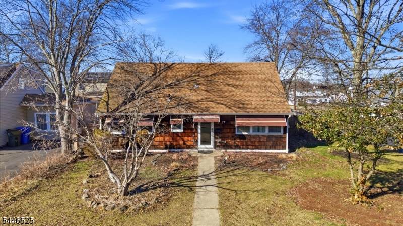77 W Arthur Pl - Photo 1