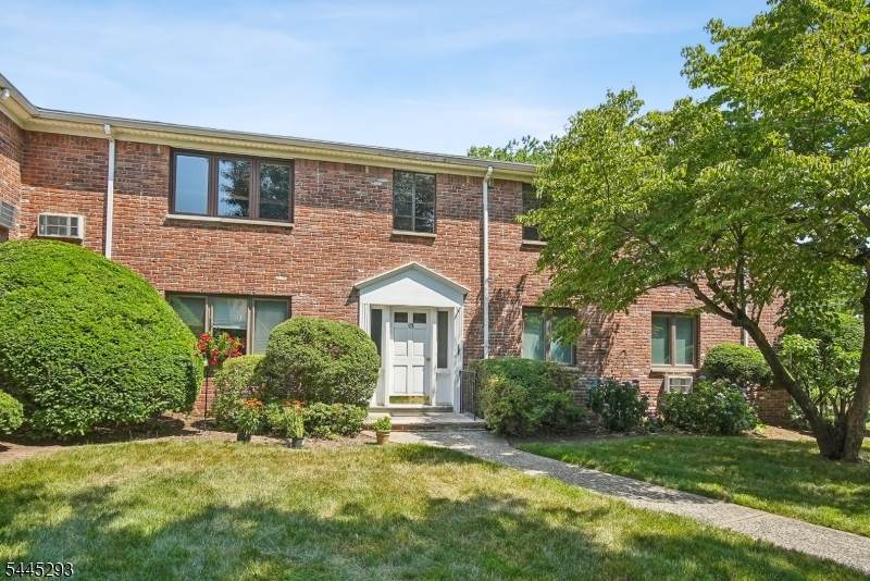 93 Troy Dr - Photo 1