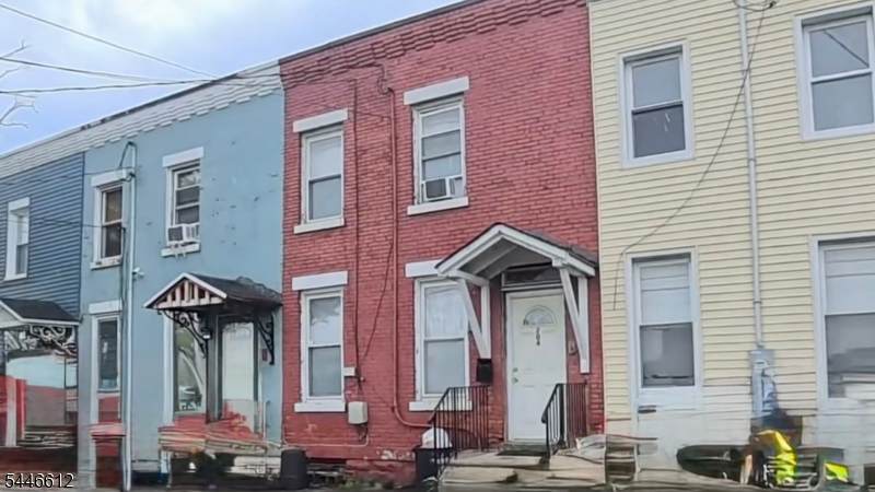 204 Astor St - Photo 1
