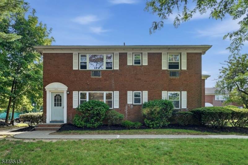 1121 Valley Rd - Photo 1
