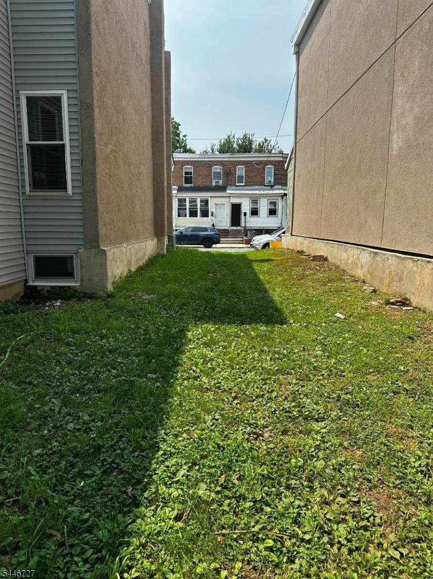 22 Adella Ave - Photo 1