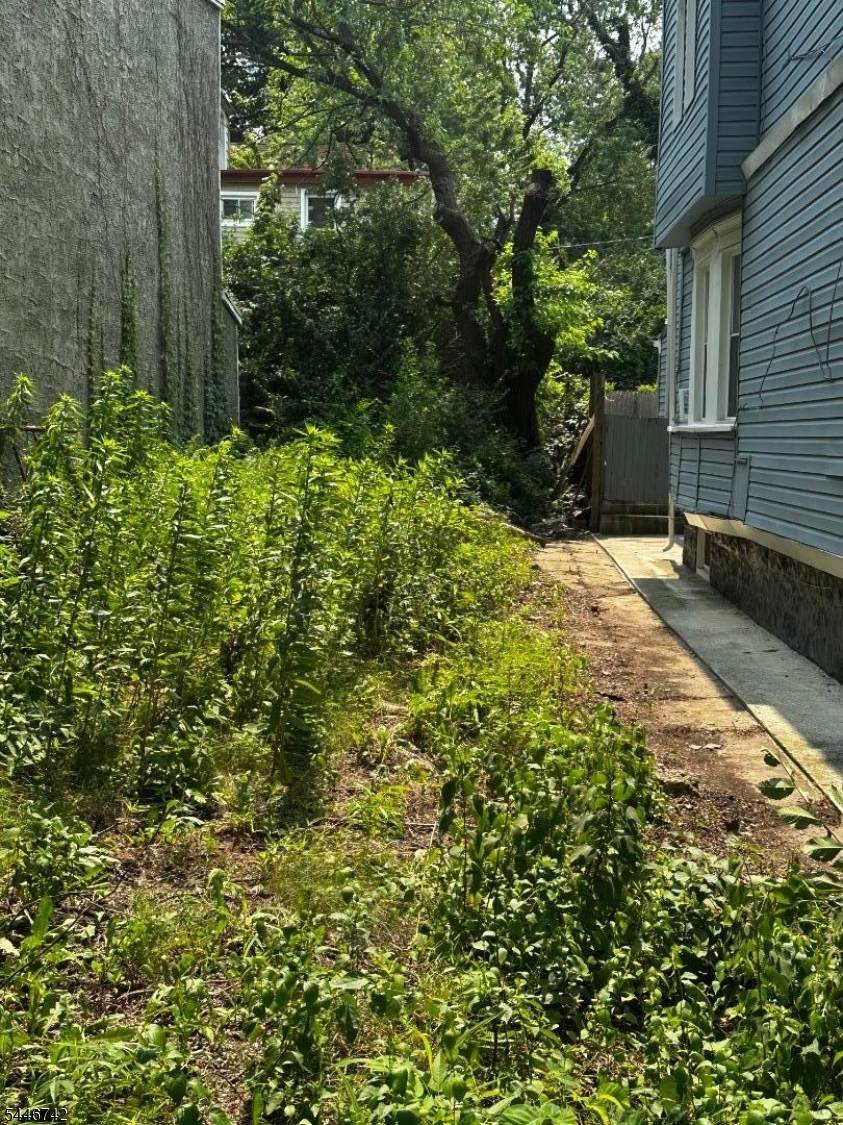 1625 E State St - Photo 1
