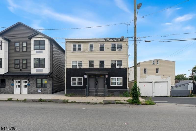 171 Temple St - Photo 1