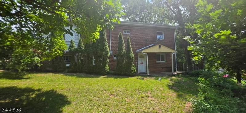 70 Wood Ave - Photo 1