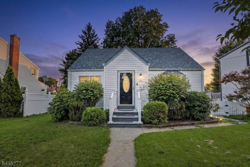 30 Schuyler Ave - Photo 1