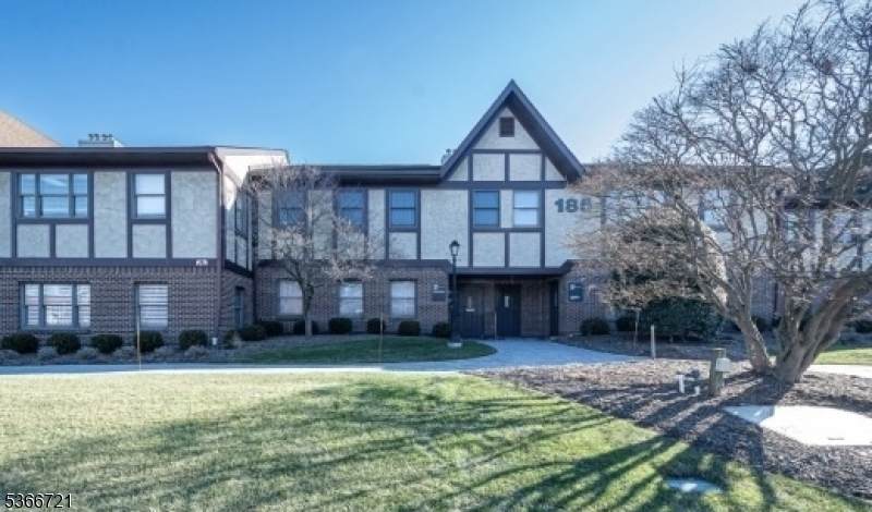 185 Fairfield Ave-Unit 2A - Photo 1