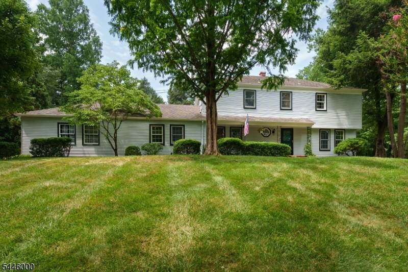 30 Montgomery Ave - Photo 1