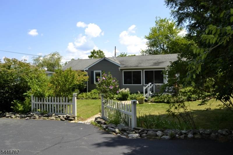 238 Fairview Ave - Photo 1