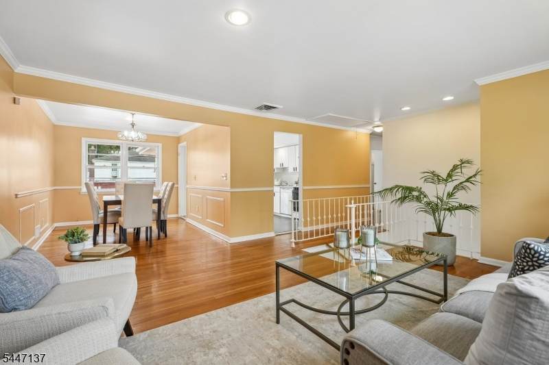 14 Mellon Ave - Photo 1