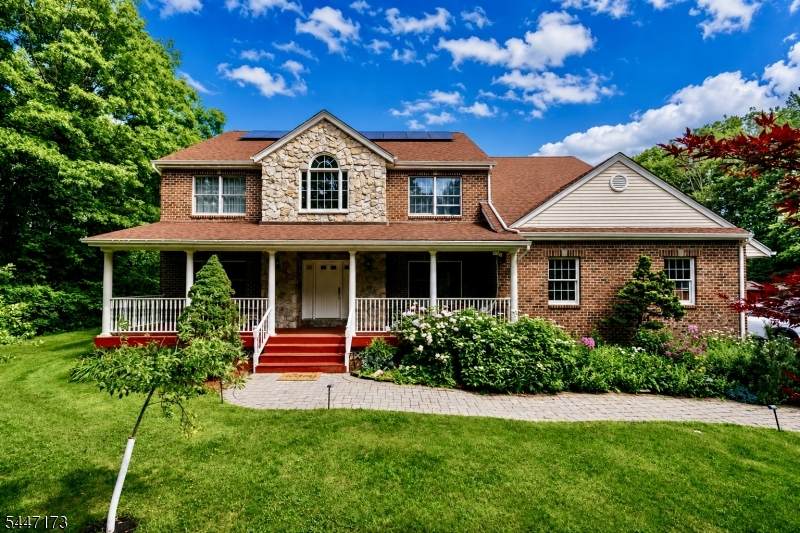 4 White Tail Ct - Photo 1