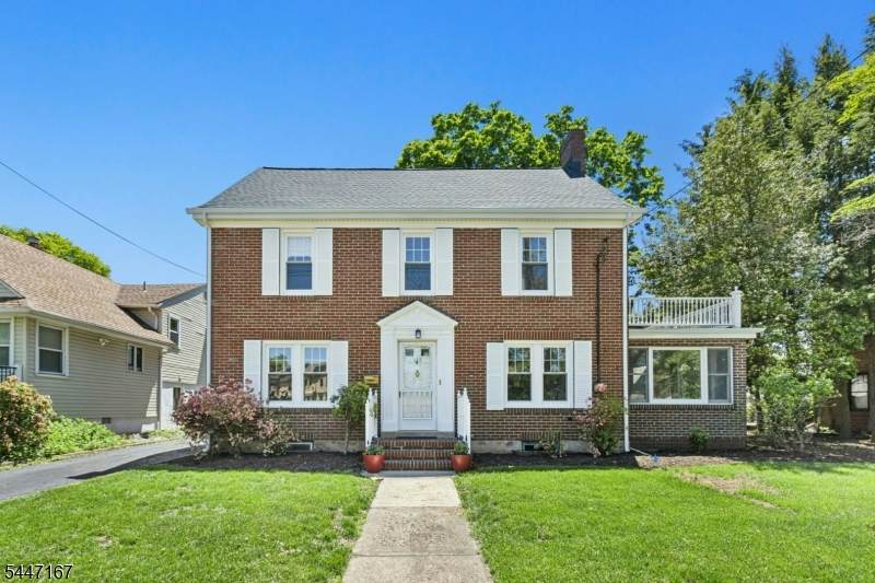 212 Central Ave - Photo 1