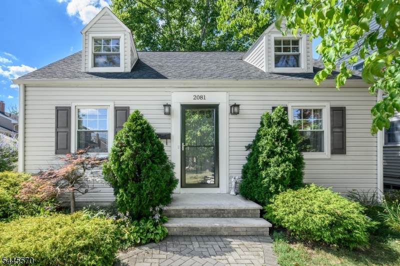 2081 Coles Ave - Photo 1
