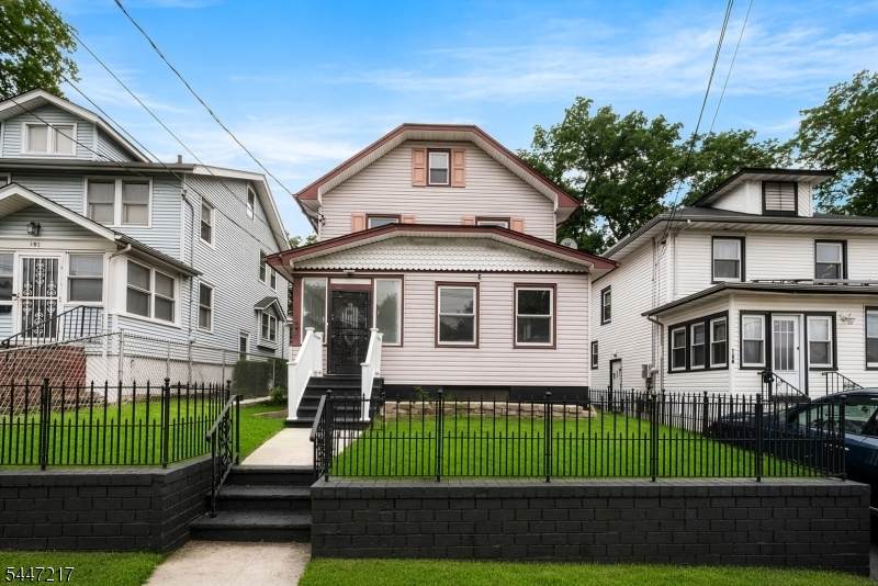 149 Summer Ave - Photo 1