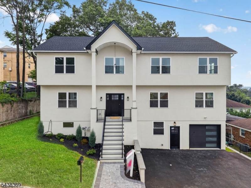 125 Cedarhurst Ave - Photo 1