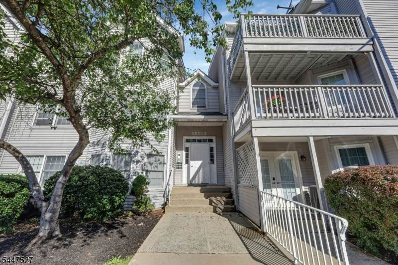15 Crystal Lane - Photo 1