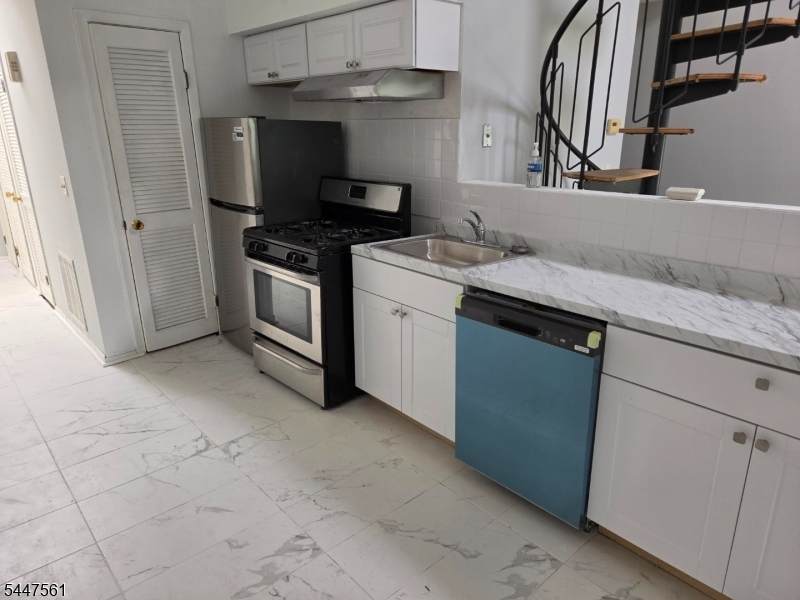 1 Sugar Loaf Ct Unit 2 - Photo 1