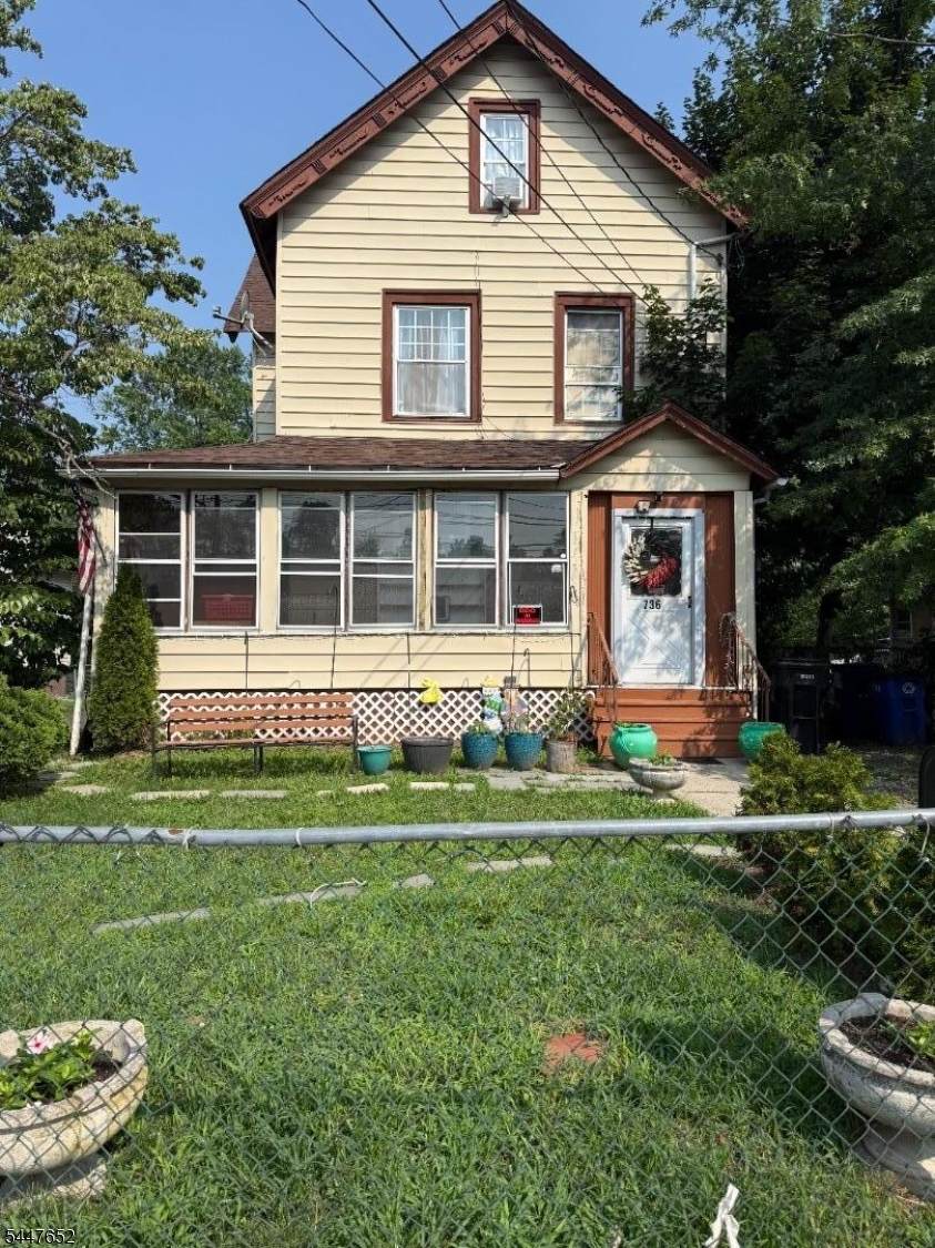 736 W Front St - Photo 1