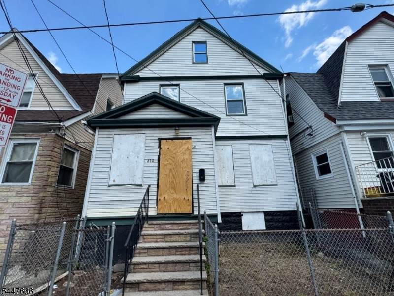 332 S 19Th St - Photo 1