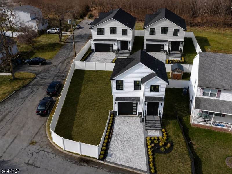 95 Kennedy Ave - Photo 1